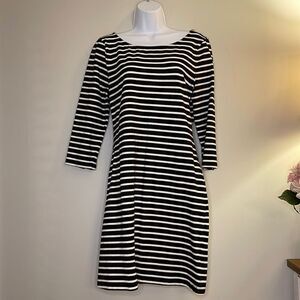 Old Navy Boatneck Striped Knit Shift Dress With 3/4 Sleeves.